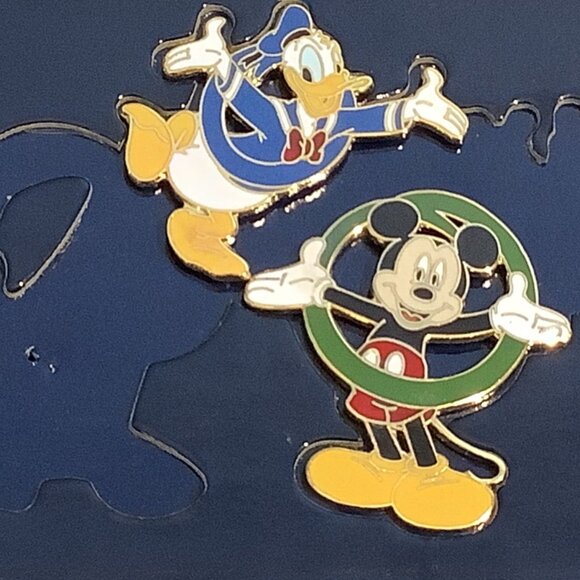 Walt Disney World Mickey Mouse Donald Duck Promotional Pins 2000 Hats Vests New - Picture 1 of 7